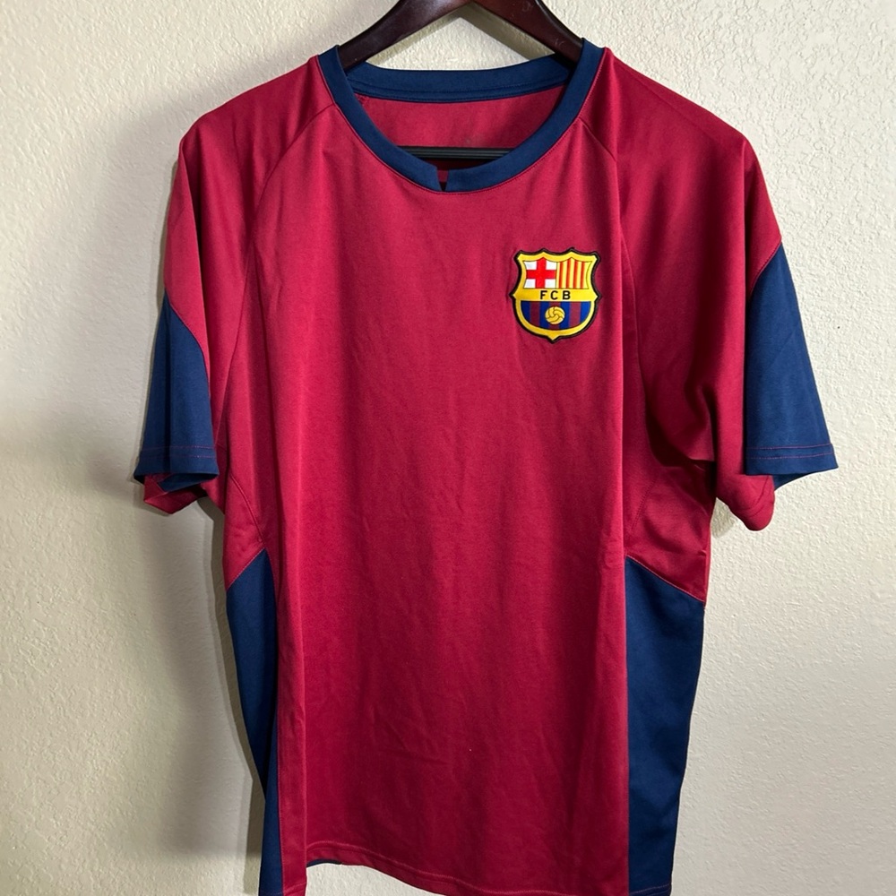 Mens FCB  Barcelona Soccer Jersey  Size L : Red and Blue